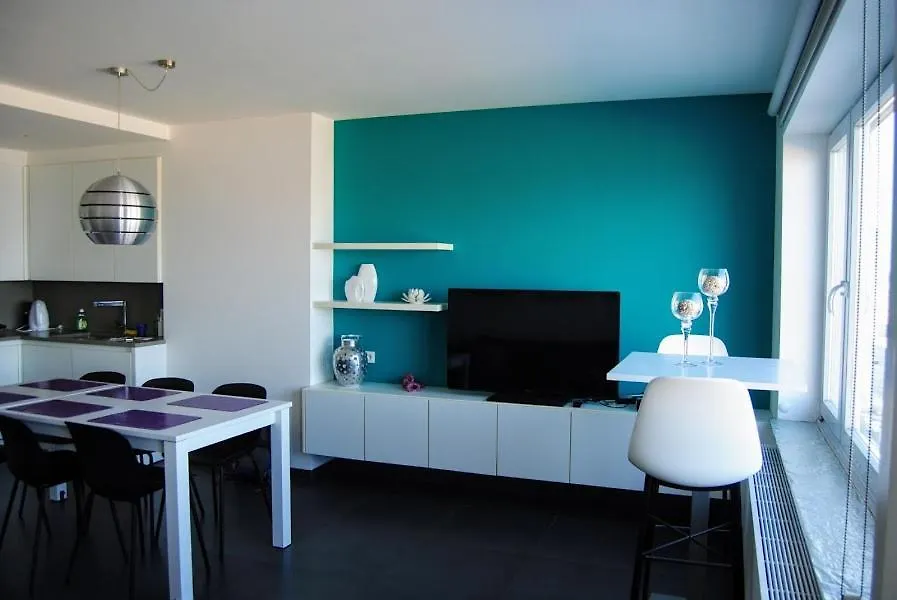 Apartment Modern Appartement Op De Zeedijk Met 2 Slaapkamers Te Oostende